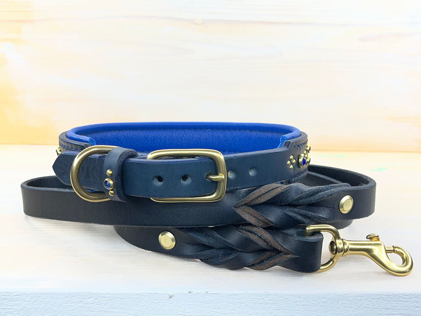 Double Luck Clover 18-20" with Leash